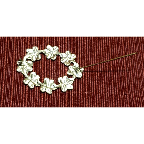 Vintage Unsigned Sterling Silver Oval Floral Metal Brooch/Pin - Picture 3 of 6